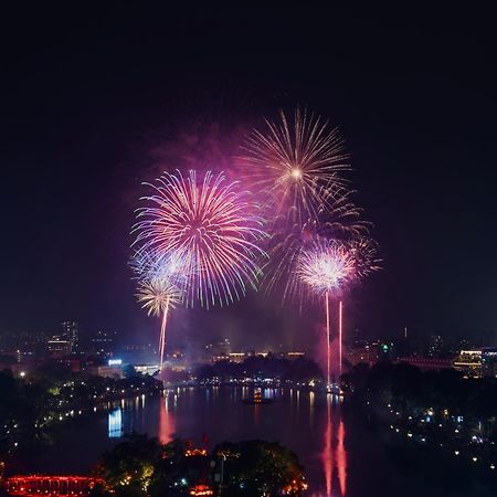 May De Ville Lakeside Hotel Ханой Екстериор снимка Fireworks at the 2013 National Day Parade