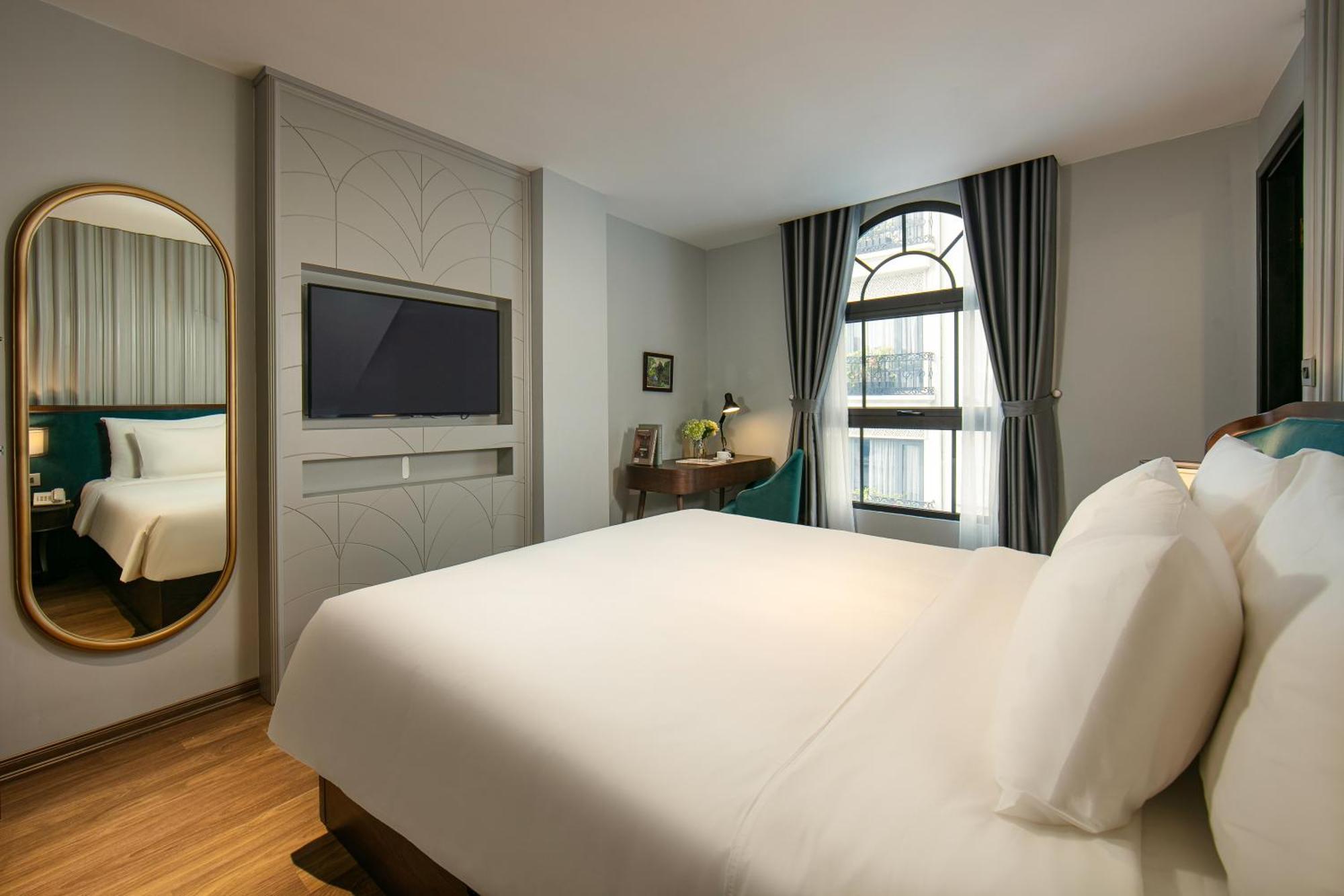 May De Ville Lakeside Hotel Ханой Екстериор снимка Deluxe Room