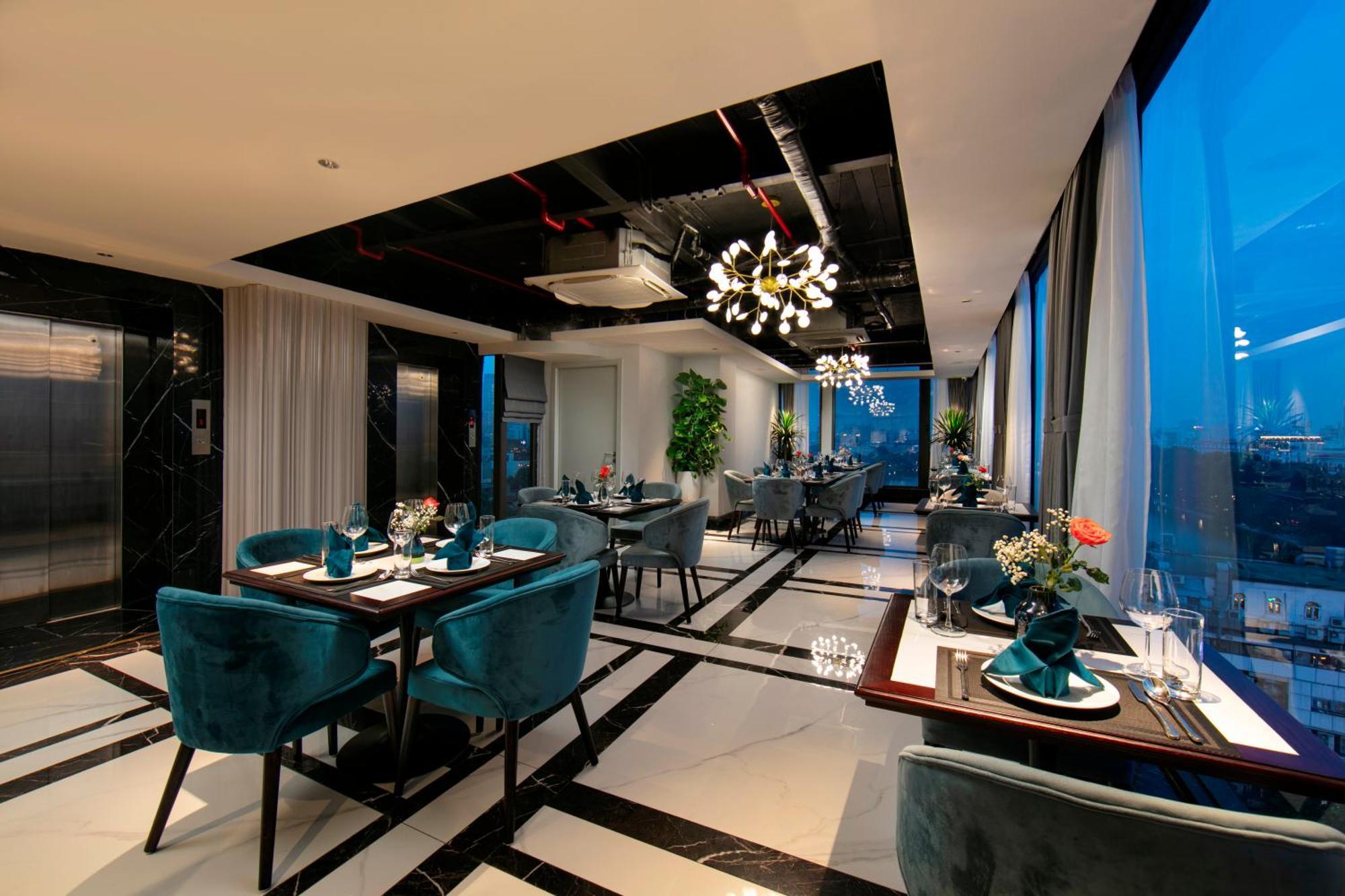 May De Ville Lakeside Hotel Ханой Екстериор снимка The 360 Restaurant