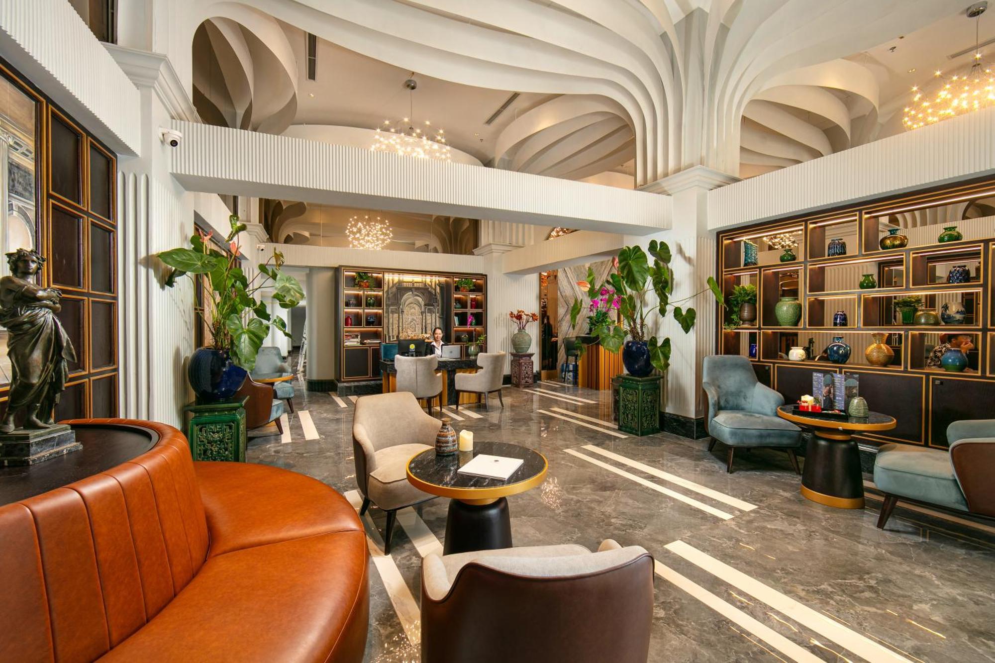 May De Ville Lakeside Hotel Ханой Екстериор снимка The lobby of the hotel
