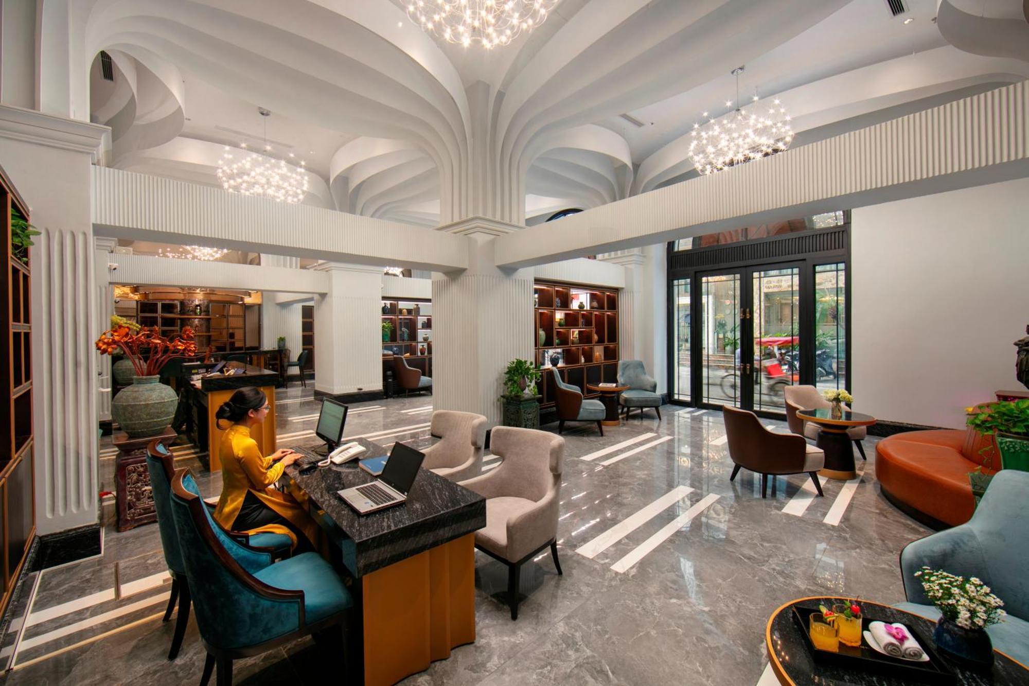 May De Ville Lakeside Hotel Ханой Екстериор снимка Lobby