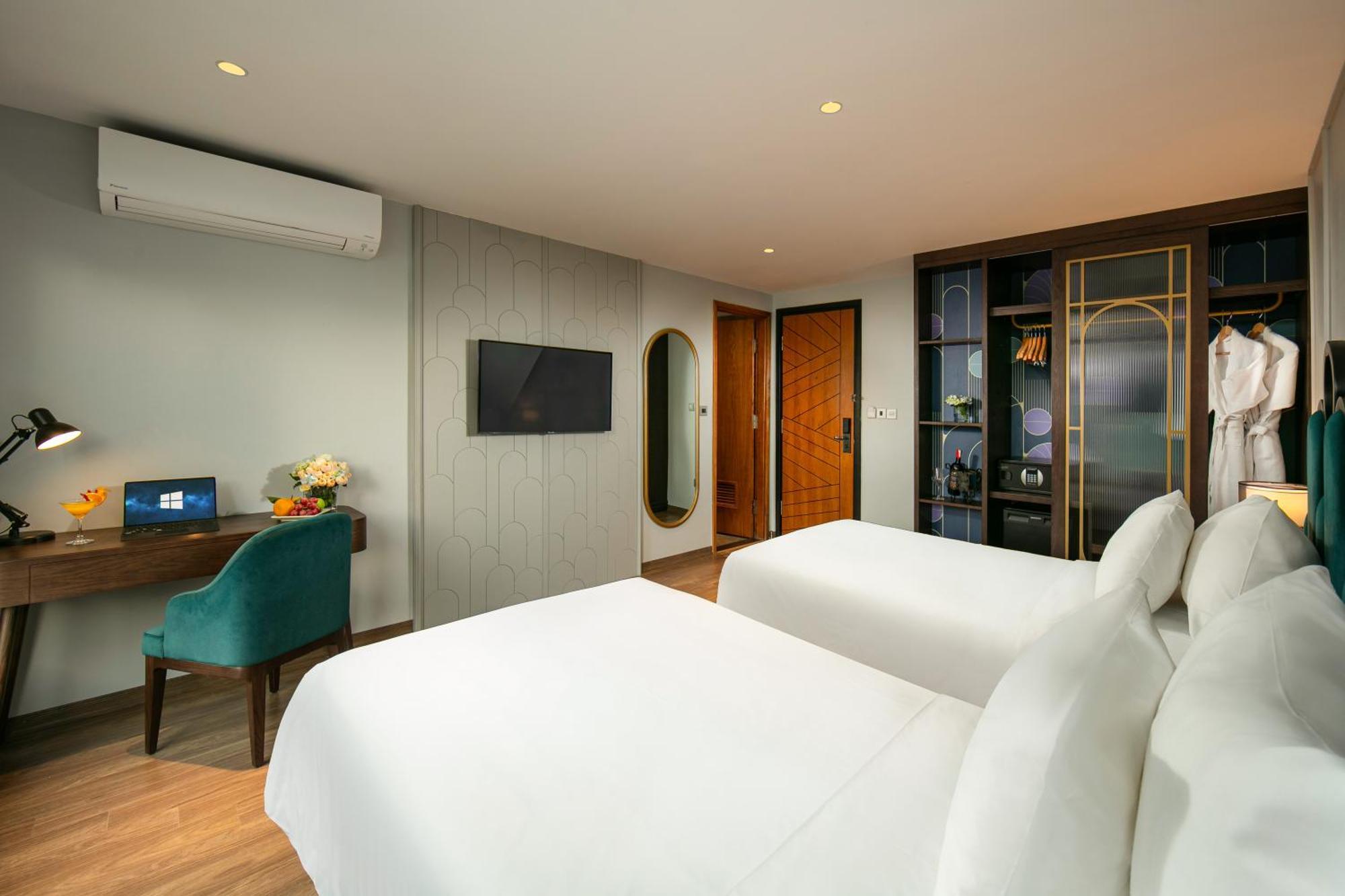 May De Ville Lakeside Hotel Ханой Екстериор снимка Deluxe Room