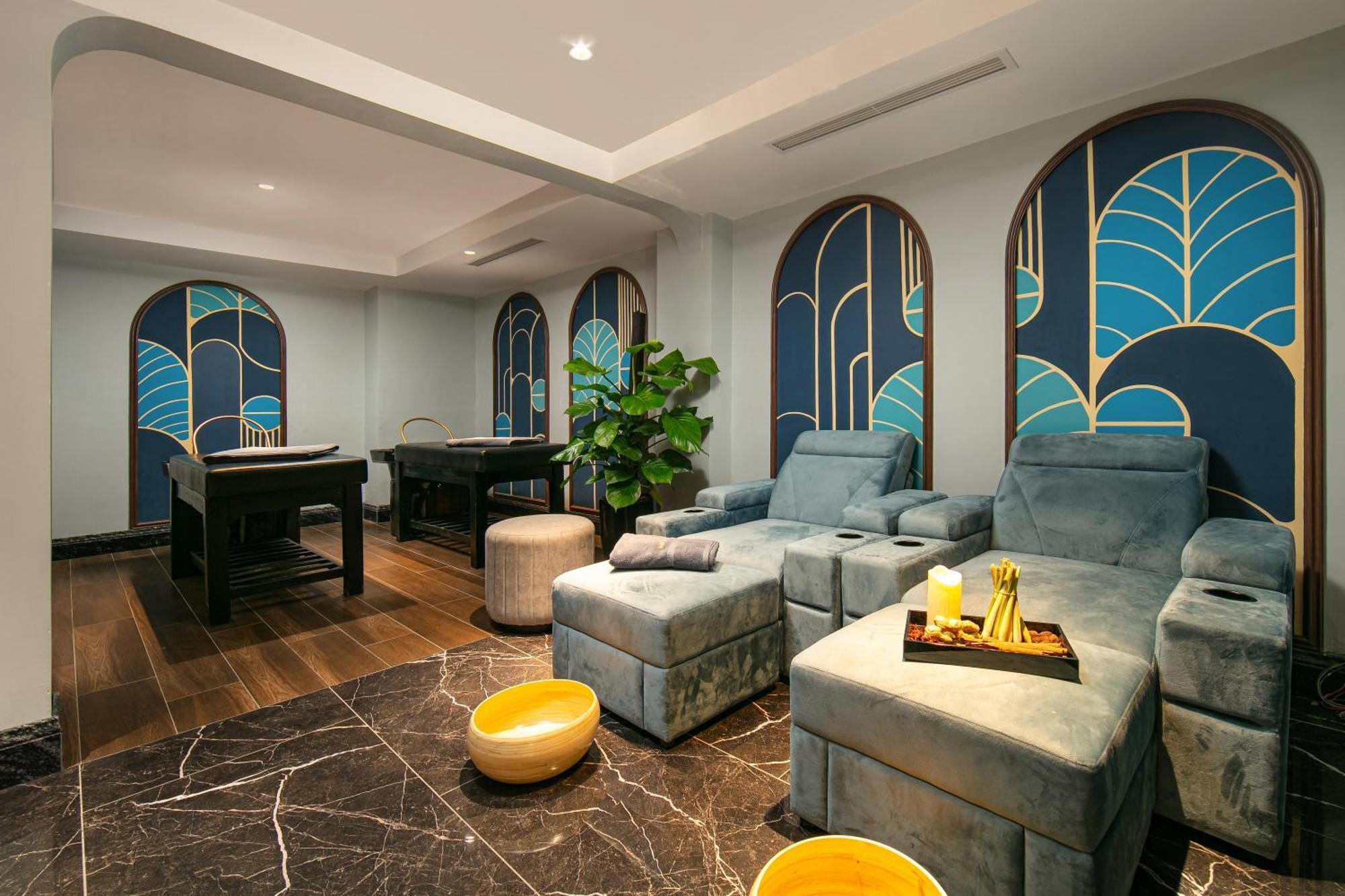 May De Ville Lakeside Hotel Ханой Екстериор снимка The Spa at The Park, New Delhi