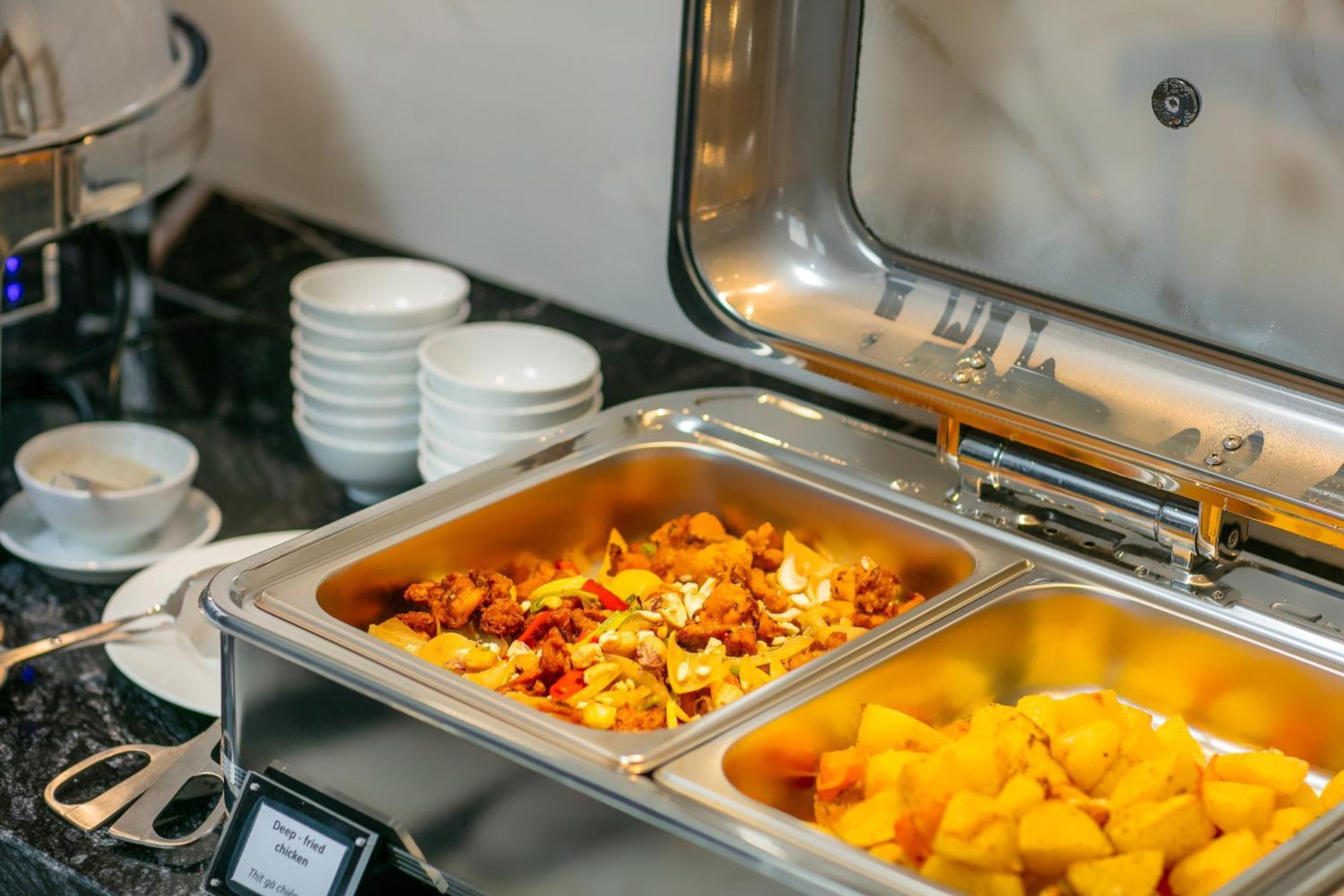 May De Ville Lakeside Hotel Ханой Екстериор снимка A chafing dish